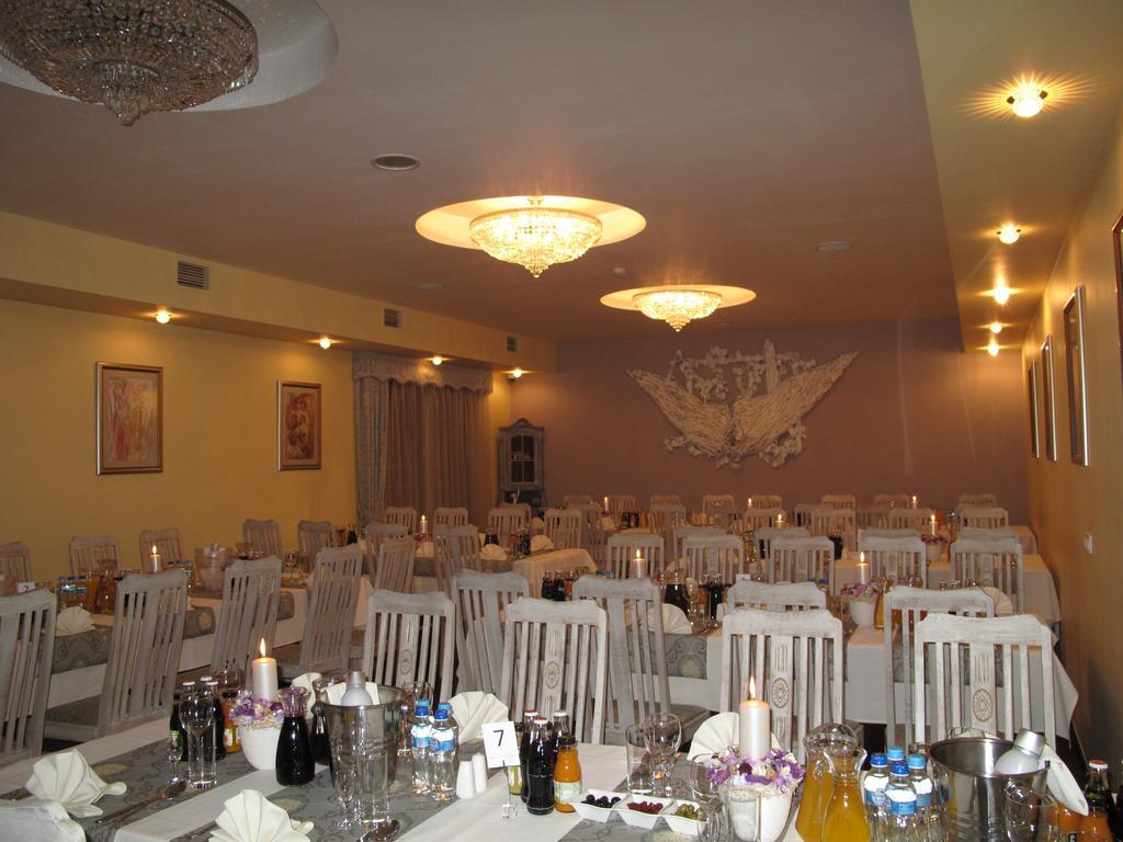 Hotel Via Appia Raszyn Exterior foto